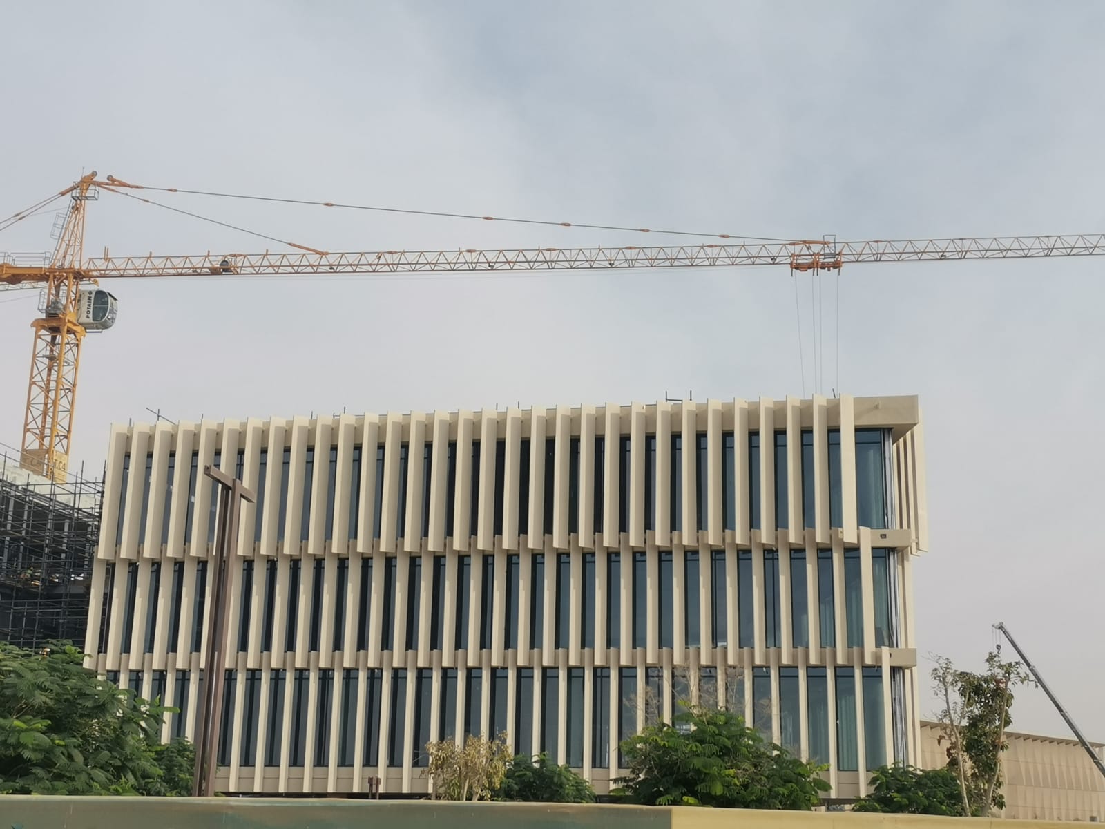 مصدات  (كاسرات) الشمس وإستدامة البيئة